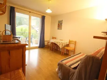 Appartement à Bagnères de Luchon,Luchon: Appart 2 pièces cabine - Balcon, Parking FR-1-313-166 N°884311