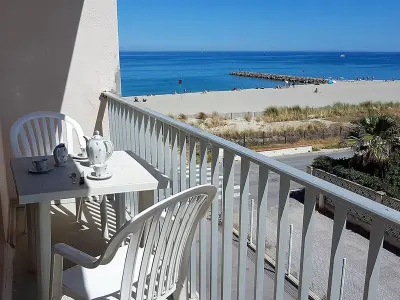 Appartement à Saint Cyprien, T2 climatisé face à la mer avec parking, balcon et tous commerces à proximité - Accueille animaux - L884341