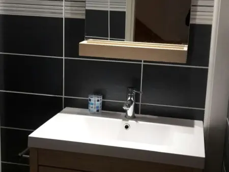 Appartement aux pieds des pistes, proche commodités, lumineux avec balcon, quartier La Croisette - Photo 3