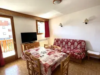 Appartement in Puy Saint Vincent,Location saisonnière 3 pièces à Puy-Saint-Vincent, 6 personnes, proche pistes, piscine, parking inclus FR-1-504-599 N°884365