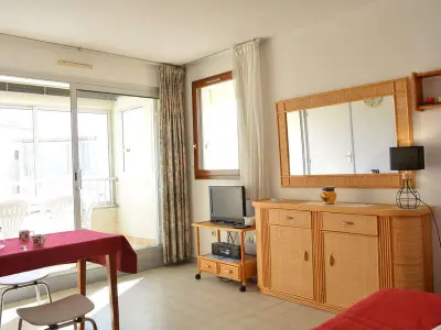Appartement à Cap d'Agde, Appartement en bord de mer avec piscine et parking privé à 300m de la plage - Cap d'Agde - L884384