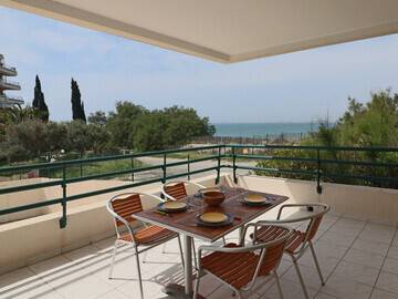 Spacieux 60m² classé 3  + terrasse vue mer, trés proche plage, Appartement 5 personnes à Sète FR-1-472A-136