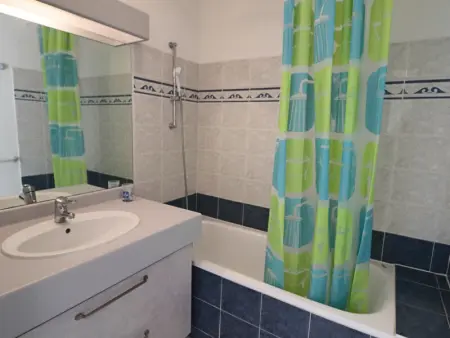 Spacieux 60m² 3⭐, terrasse piscine, proche plage - Photo 6