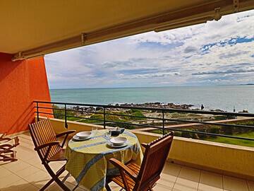 Location Appartement à Sète,Beau 45m² + terrasse 14m² face à la mer sans vis à vis FR-1-472A-175 N°884414