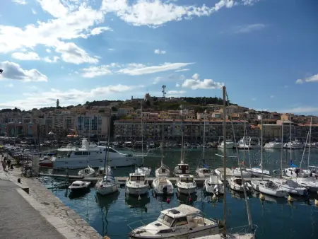 Appartement 2 Pièces à Sète avec Terrasse, Piscine et Parking à 100m de la Plage - Photo 8