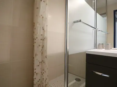 Appartement climatisé avec terrasse et vue mer, parking - Photo 4