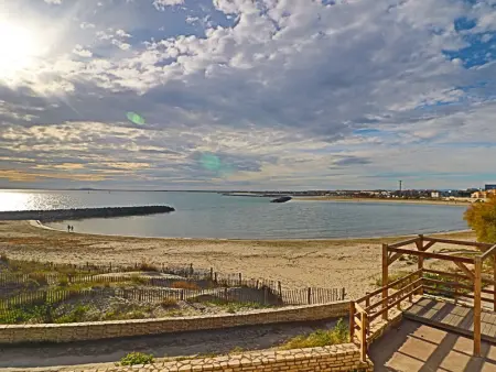 Appartement à Sète avec piscine, terrasse et vue mer - Photo 9