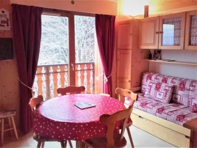 Appartement à Saint Jean d'Aulps, Appartement cosy 6 pers. proche pistes avec balcon, casier à skis et parking couvert - L959109