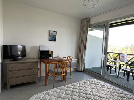 Studio Lilas à Cambo-Les-Bains : Terrasse, parking, proche thermes, Internet, animaux acceptés - Photo 4