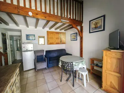 Maison à Cap d'Agde, Villa climatisée avec piscine, parking et terrasse à 450m de la plage - L842144