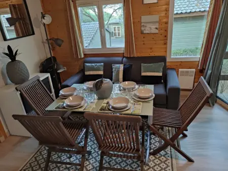 Chalet climatisé avec piscine chauffée et parking dans une pinède calme - Photo 2