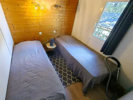 Chalet climatisé avec piscine chauffée et parking dans une pinède calme - Photo 11