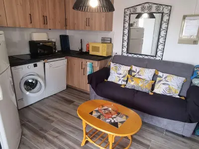 Appartement à Cap d'Agde, Charmant T2 cabine rénové avec piscine, parking privé, proche plage et commerces - L884681