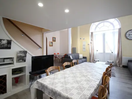 T2 La Bourboule Centre avec Wifi, 100m des Thermes, Jusqu'à 6 Pers. - Photo 2