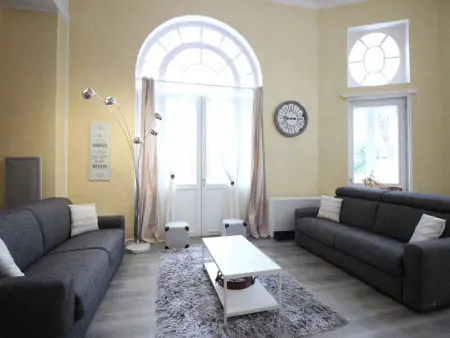 T2 La Bourboule Centre avec Wifi, 100m des Thermes, Jusqu'à 6 Pers. - Photo 5