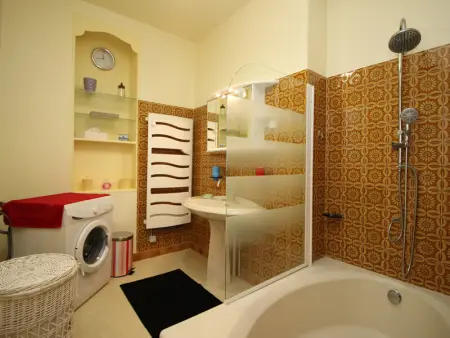 T2 La Bourboule Centre avec Wifi, 100m des Thermes, Jusqu'à 6 Pers. - Photo 9