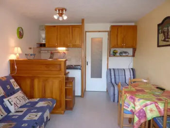 Appartement à Mont Dore,Studio cosy avec balcon, wifi et parking au Mont-Dore FR-1-608-93 N°884756