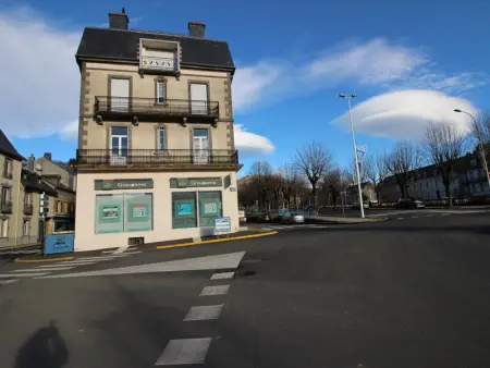 LA BOURBOULE CENTRE - Beau T2 rénové, wifi et cuisine équipée - Photo 12