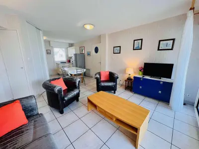 Appartement à Quiberon, Quiberon: Apt 3 pièces 52m², 4 pers, centre ville, balcon, parking - L884813