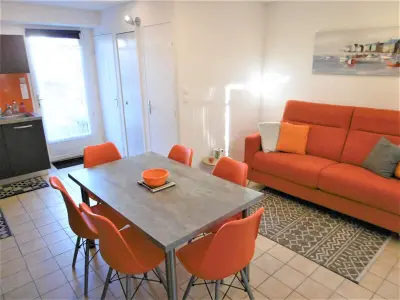 Maison à Sarzeau, Maison rénovée 4-6 pers près de la plage avec jardin et WIFI - L856535