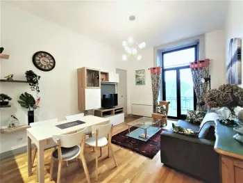 Appartement à Aix les Bains,Superbe T2 avec balconnets en centre-ville, 3***, proche thermes et lac ! FR-1-555-47 N°884835