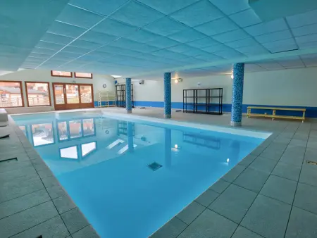 Appartement cosy avec piscine, au pied des pistes, parfait pour 4 personnes - Photo 2