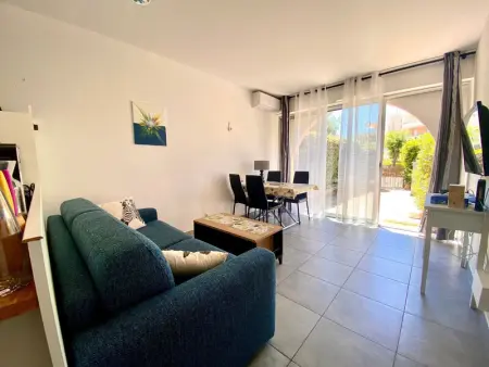 Studio cabine rénové à 250m de l'étang de Thau avec jardinet et parking privé - Photo 1