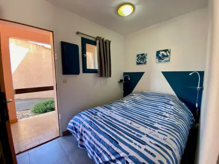 Studio cabine rénové à 250m de l'étang de Thau avec jardinet et parking privé - Photo 5