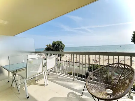 Appartement 2 pièces face mer avec terrasse et parking privatif - La Baule - Photo 4