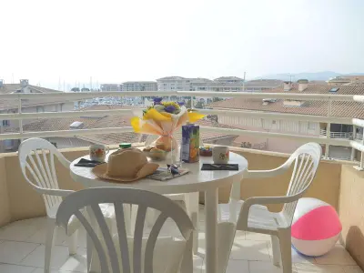 Appartement à Fréjus, Appart cosy avec mezzanine, terrasse et parking à Fréjus - L884869