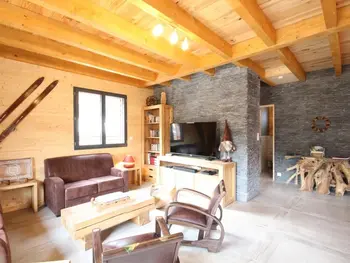 Chalet in Mont Dore,Le Mont-Dore: Splendide Chalet 5 Chambres avec Terrasse, Garage Double, et WiFi FR-1-608-188 N°831885