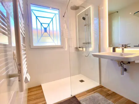 Bel appartement climatisé à Mèze avec parking et accès à la plage - Photo 5