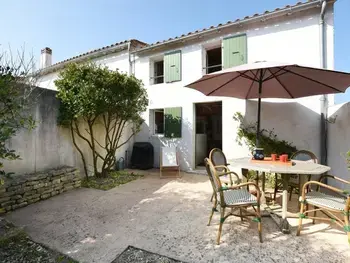 Casa en Saint Clément des Baleines,Maison de Charme avec Cour, 2 Chambres, Cuisine Équipée, Proche Village St Clément des Baleines FR-1-434-74 N°831889