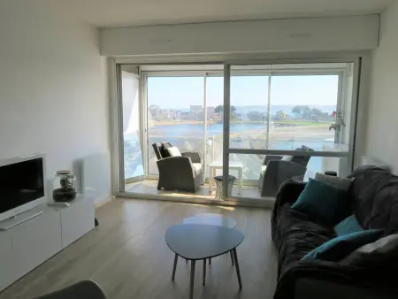 Bel appartement rénové face au port avec loggia et garage privé à Perros-Guirec - Photo 2