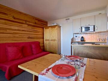 Location Appartement à Chamrousse,Studio cabine avec belle vue 10ème étage Sud Ouest FR-1-340-233 N°952763
