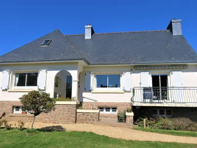 Maison à Perros Guirec, Maison conviviale avec jardin, WIFI gratuit, à 900m de la plage de Trestraou, Perros-Guirec - L831915