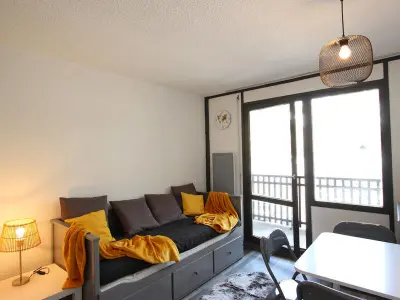 Appartement à Chamrousse, Studio rénové au pied des pistes avec balcon et parking couvert à Chamrousse - L951719