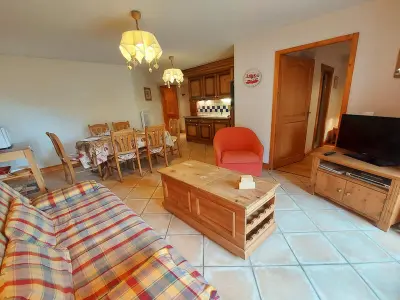 Appartement à Samoëns, Charmant T3 de 51m² avec terrasse en plein centre de Samoëns - Proche commerces, parking privé - L885090