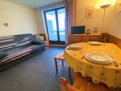 Appartement à Samoëns, Studio au Coeur du Village avec Balcon, Parking et Proximité Commerces - L940620