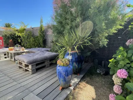 Maison au calme, 3 chambres, proche commerces et plages, jardin sans vis-à-vis, terrasse équipée - Photo 2