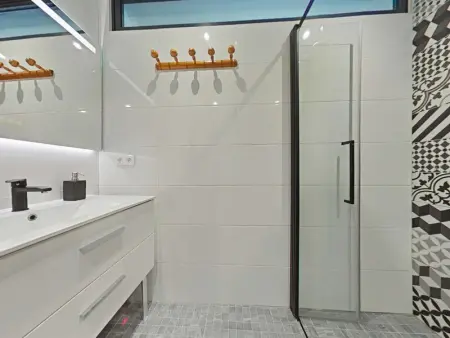 Maison au calme, 3 chambres, proche commerces et plages, jardin sans vis-à-vis, terrasse équipée - Photo 26