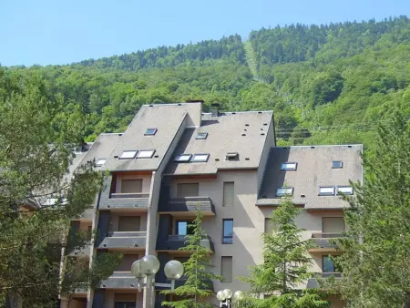 Charmant T2 avec balcon, parking privé, au pied du télécabine - Bagnères-de-Luchon - Photo 4