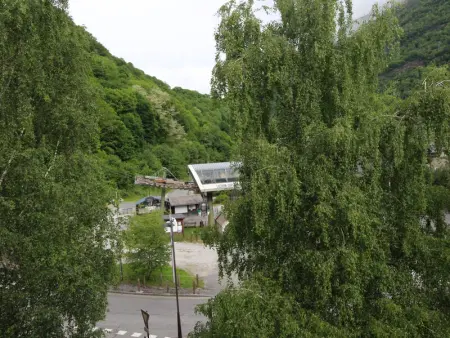 Charmant T2 avec balcon, parking privé, au pied du télécabine - Bagnères-de-Luchon - Photo 6