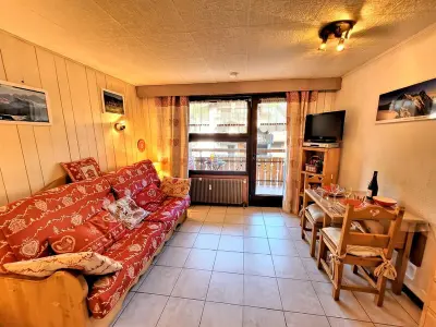 Appartement à Les Gets, Studio au pied des pistes avec Wifi, animaux acceptés - L885219