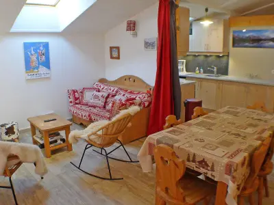 Appartement à Samoëns, Appartement lumineux au dernier étage, 3 pièces, centre de Samoëns, proche commerces et navette ski - L885229