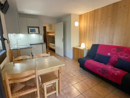 Appartement à Samoëns, Studio calme à Samoëns avec terrasse, parking et coin cuisine - L885235