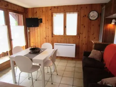 Appartement à Morillon Village, Studio cabine avec balcon et parking, à 2 pas des télécabines de Morillon - L885252