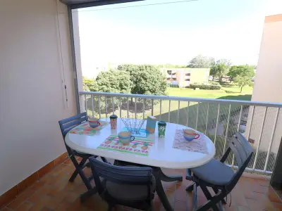 Appartement à Le Grau du Roi, Spacieux 2 pièces avec terrasse, piscine et ascenseur à 400m de la plage - L885256