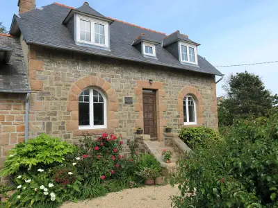 Haus in Trégastel,Maison rénovée 100m mer avec WIFI, jardin à Trégastel FR-1-368-296 N°831951