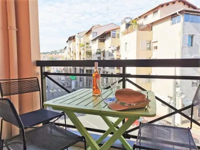 Appartement à Cannes la Bocca, Studio climatisé avec piscine et Wi-Fi, à 150m des plages et du centre-ville de Cannes - L885263